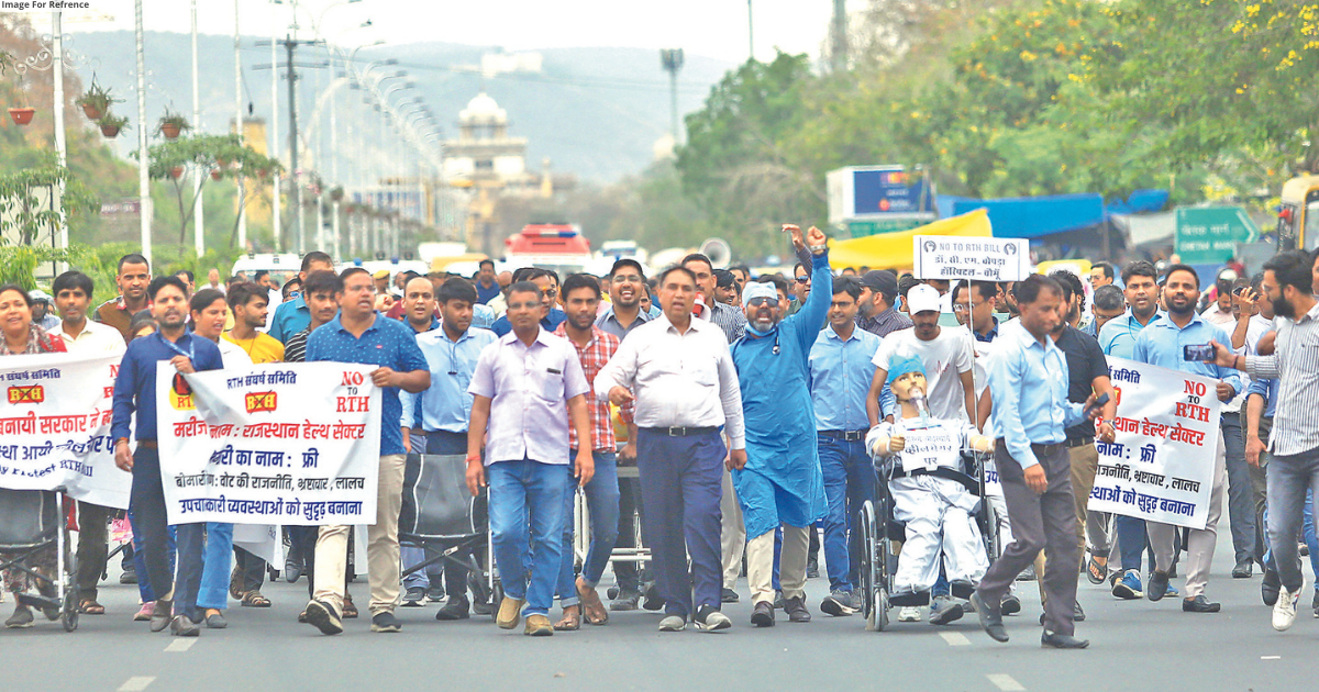 Doctors meet CM but protest continues